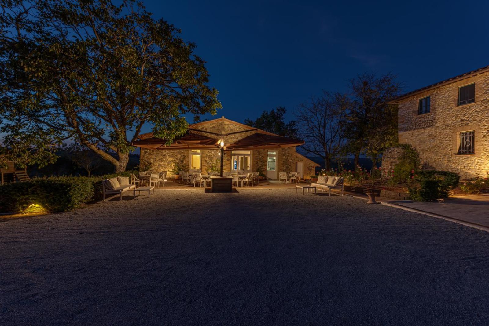 Villa Il Castagno Wine & Resort เซียนา ภายนอก รูปภาพ