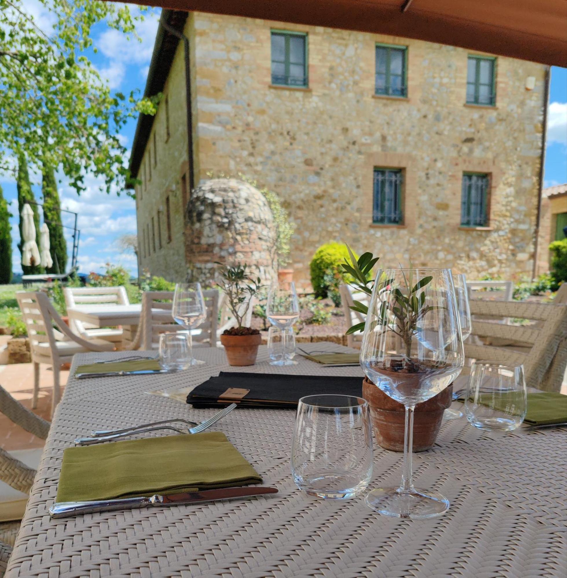 Villa Il Castagno Wine & Resort เซียนา ภายนอก รูปภาพ