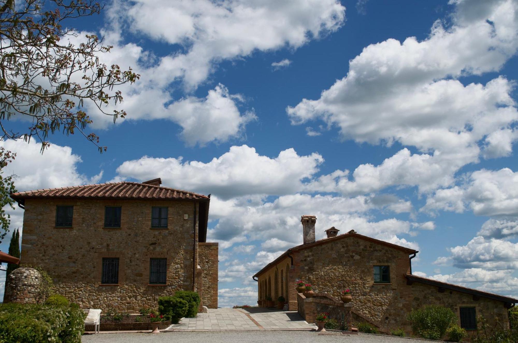 Villa Il Castagno Wine & Resort เซียนา ภายนอก รูปภาพ