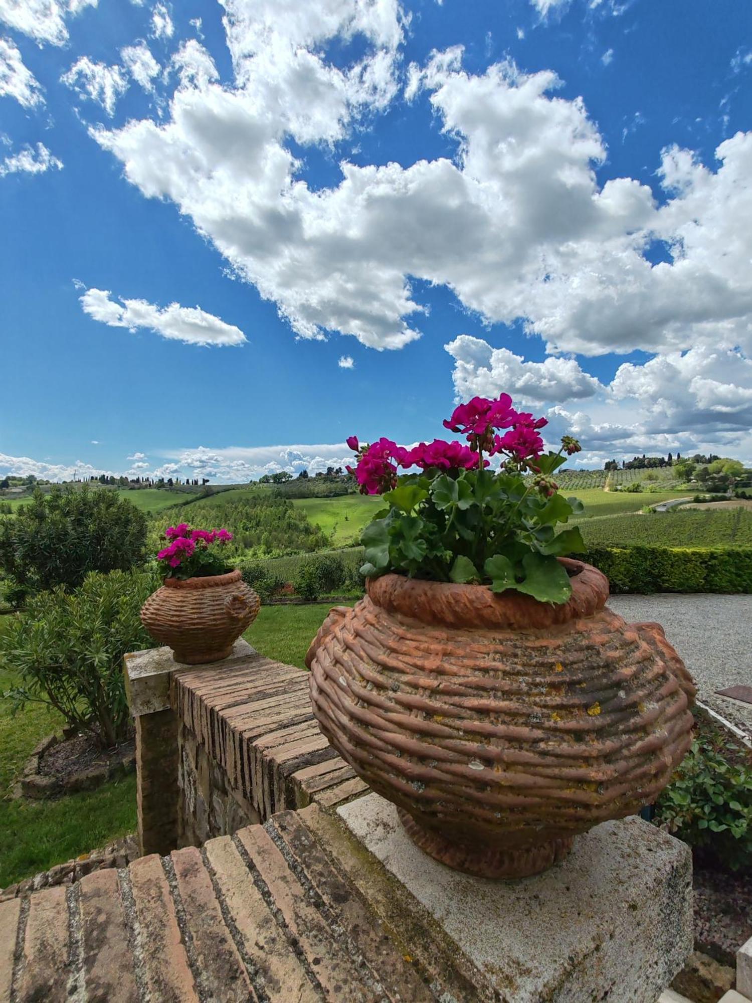 Villa Il Castagno Wine & Resort เซียนา ภายนอก รูปภาพ